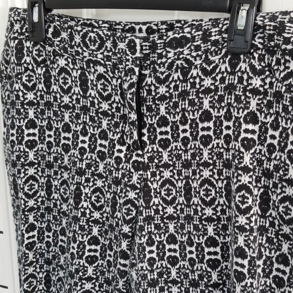 Ankle pants by Laundry - Picture 2 of 4